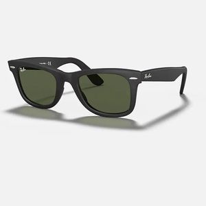 🕶 Ray-Ban Wayfarer Classics Matte Black with Green Lens⛵️